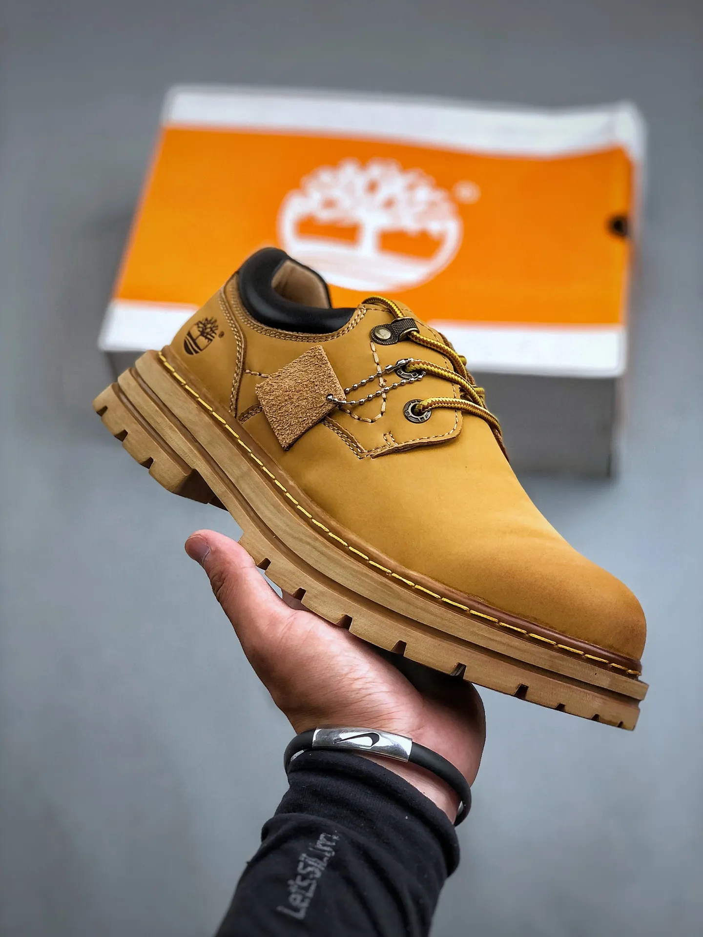 Local pick up 💰480 supports store Timberland/Timberland classic 25ss new low-top classic re-engineered brand new upgrade Guangdong factory quality original box original packaging The fabric is made of Italian 🇮🇹 top-grade frosted cowhide with anti-odor and anti-corrosion genuine leather latex insoles to give you a perfect wearing experience quality and durable, a must-have for sportsmen Specially designed to treat those who are not handsome High-quality feet feel first-class Exclusive supply Size: 39 40 41 42 43 44 One size larger